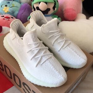 Adidas Yeezy Boost 350 V2 Cream White Sneakers